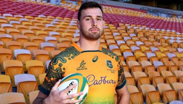 Le verrou des Brumbies Nick Frost montre une vitesse incroyable dans une tentative en solo de 80 m pour battre les Hurricanes